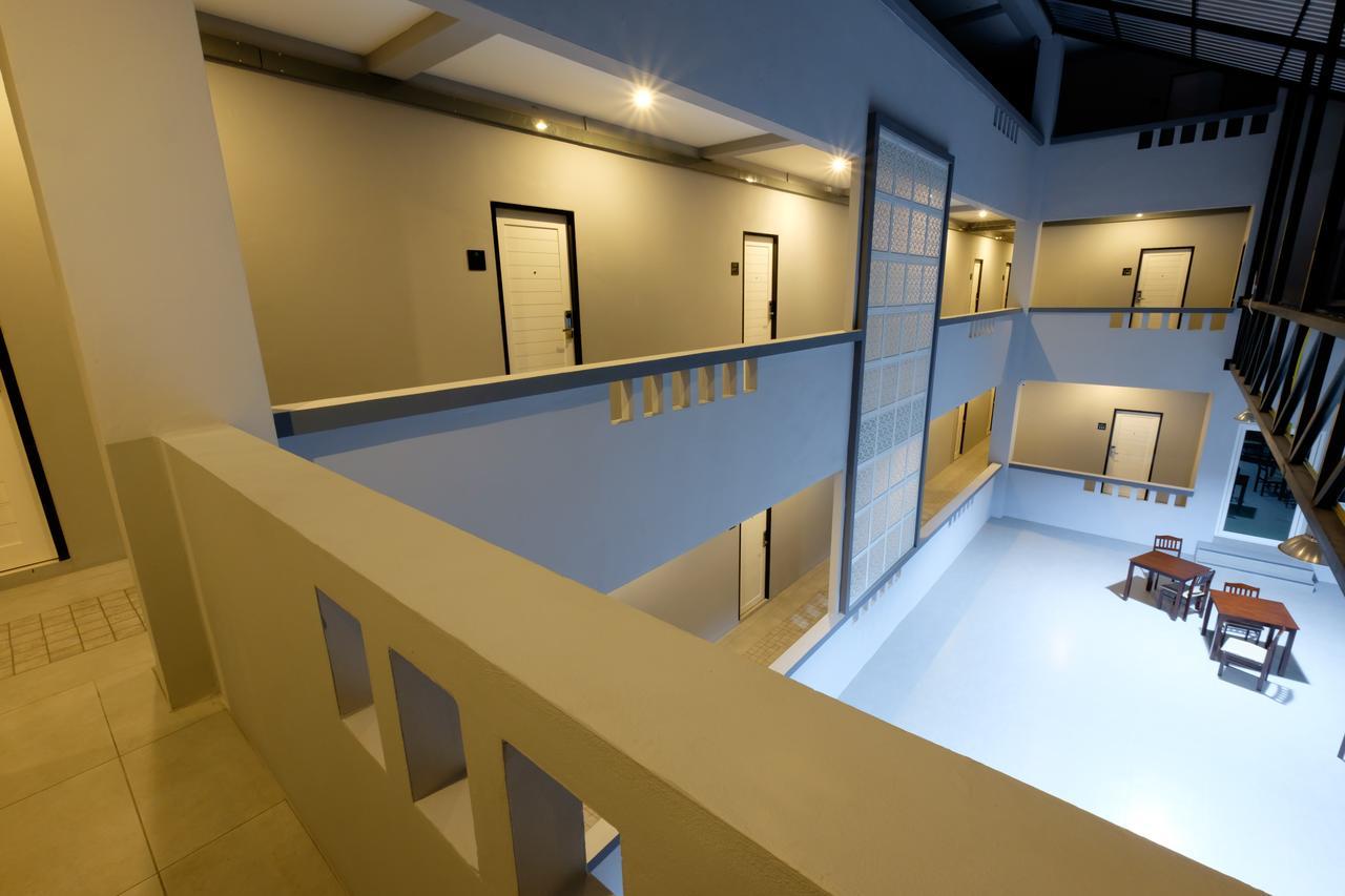 Wisdom Hotel Samut Songkhram Exterior photo
